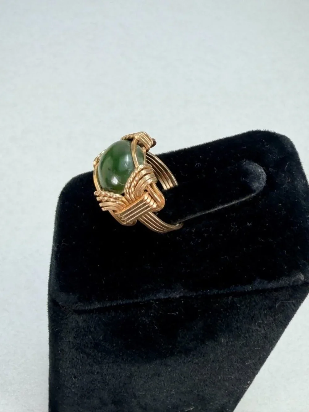 Vintage Rolled Yellow Gold Genuine Green Jade Wire Wrapped Statement Ring Sz 5.7